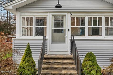 42 Irving Road Scotia NY 12302