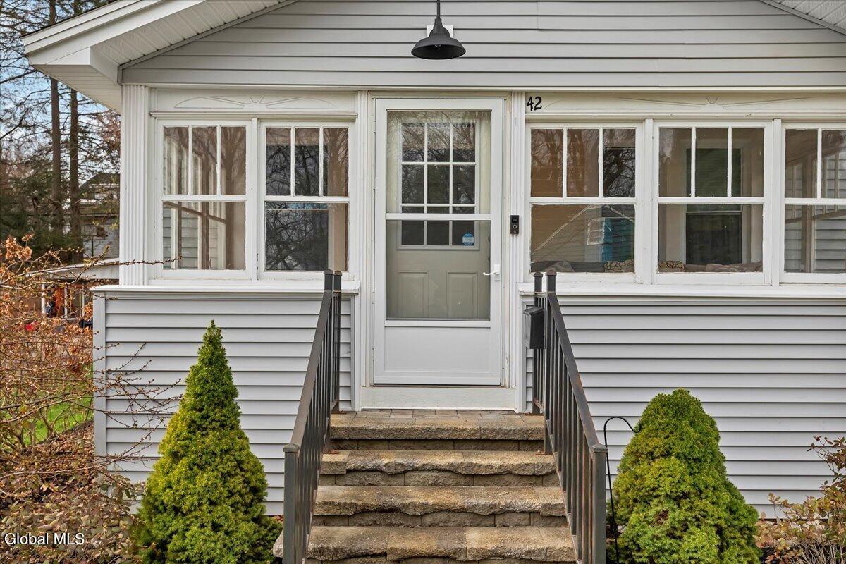 42 Irving Road Scotia NY 12302