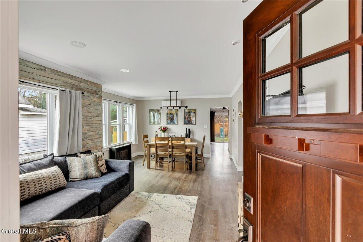 42 Irving Road Scotia NY 12302