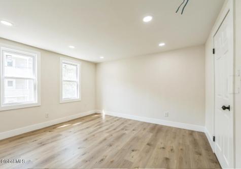 889 Yorkston Street Schenectady NY 12303