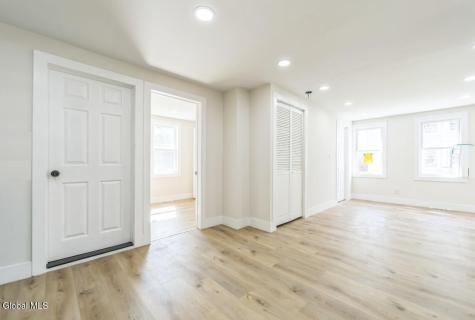 889 Yorkston Street Schenectady NY 12303