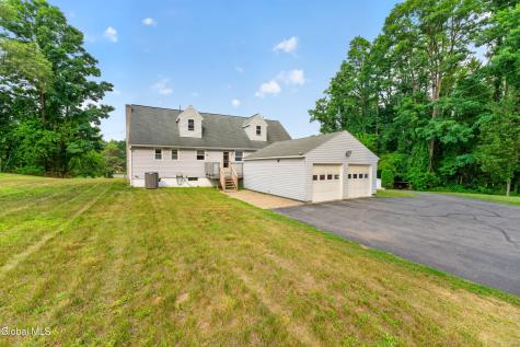 27 Fellows Road Halfmoon NY 12065