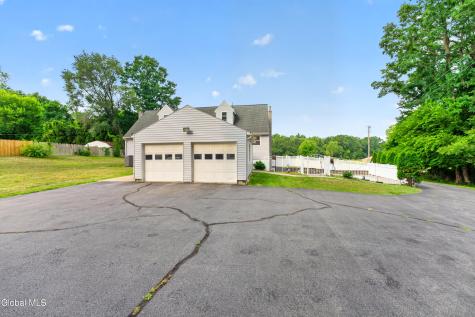 27 Fellows Road Halfmoon NY 12065