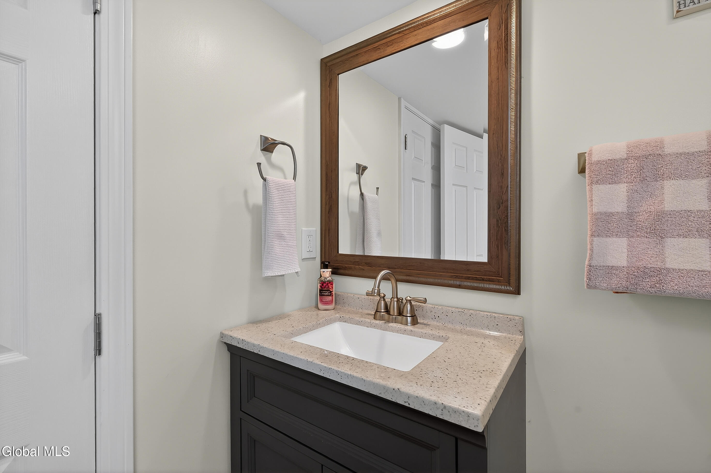41 Salem Road Delmar NY 12054