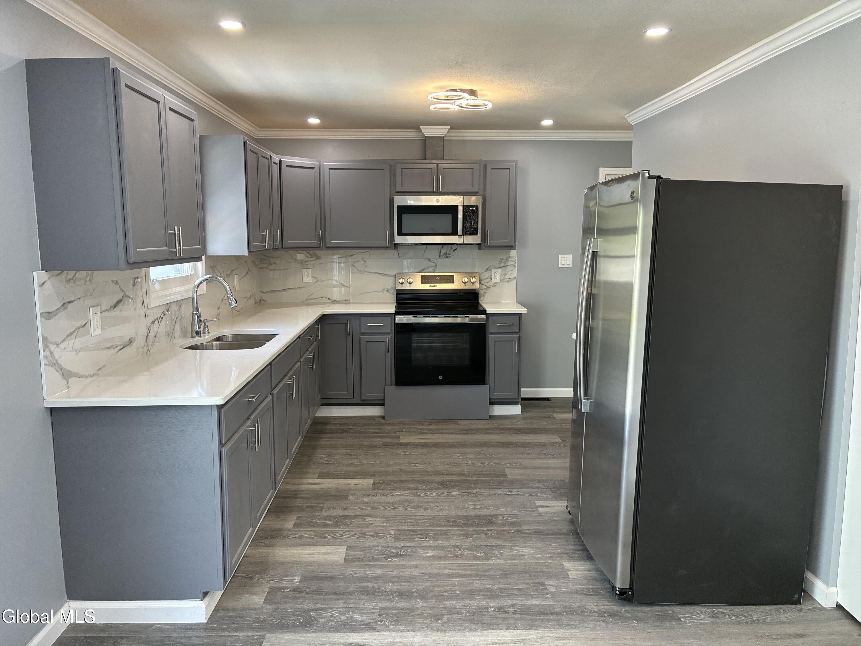 419 Clayton Road Schenectady NY 12304