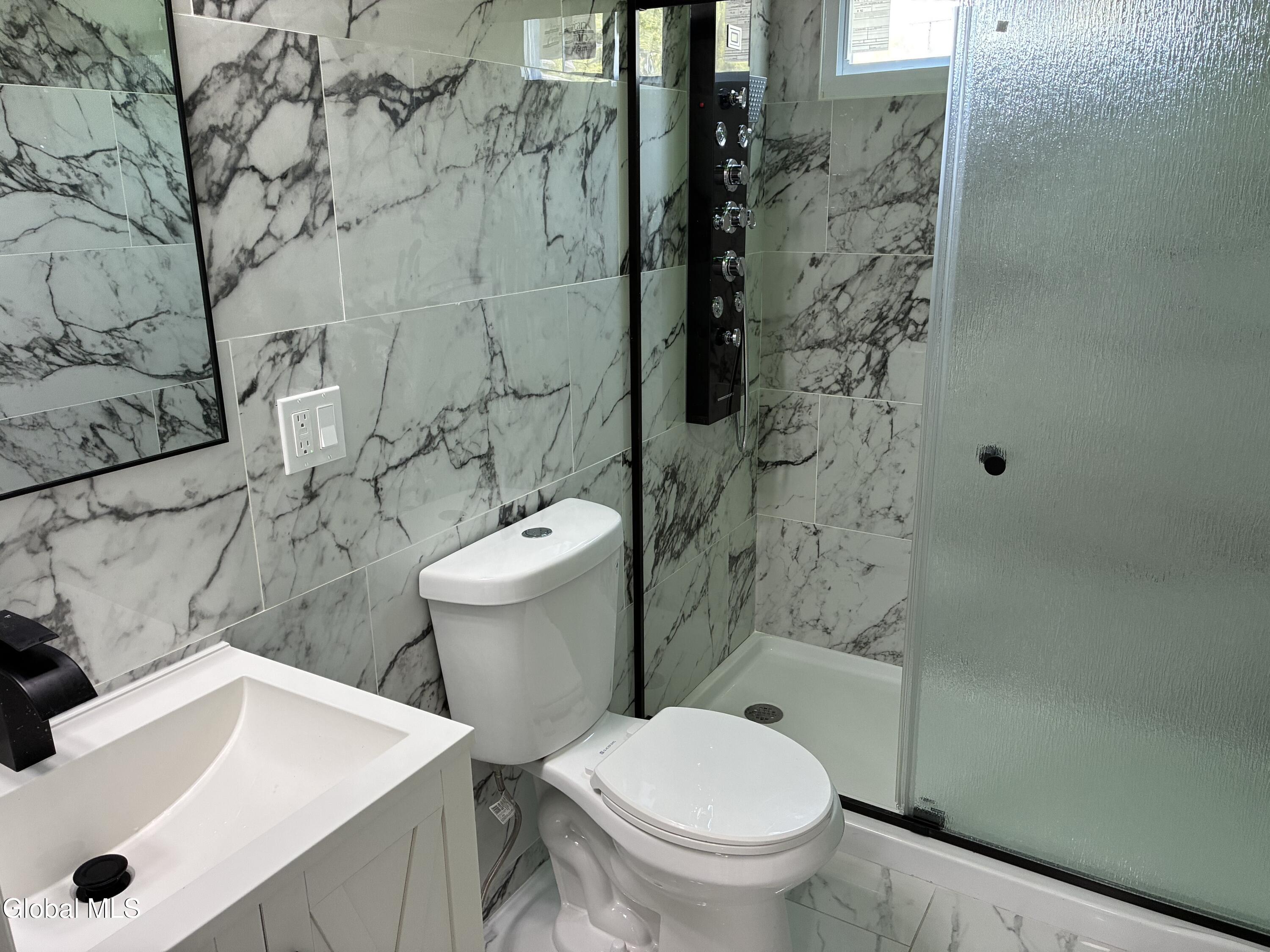 419 Clayton Road Schenectady NY 12304