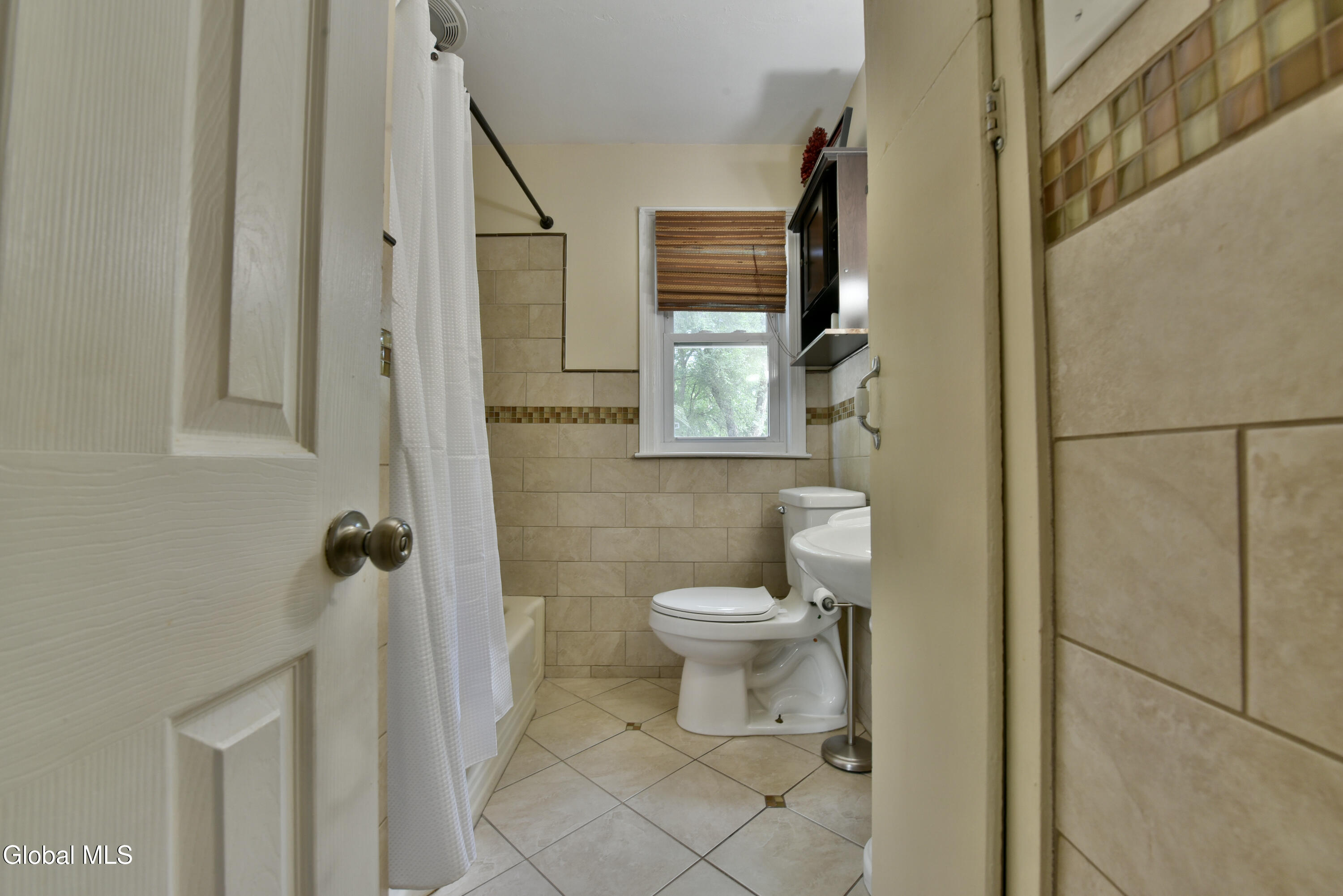 69 Gipp Road Guilderland NY 12203