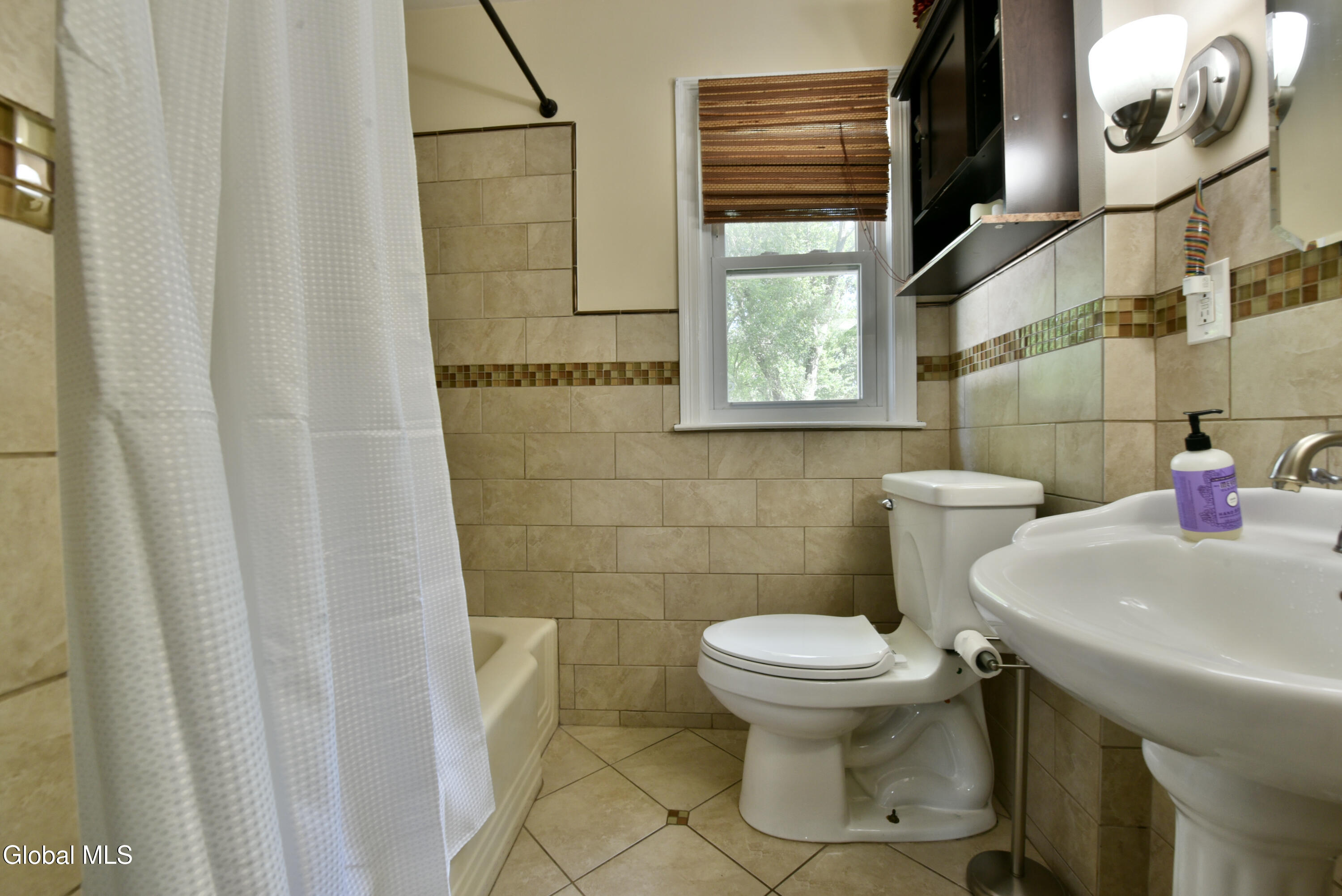 69 Gipp Road Guilderland NY 12203