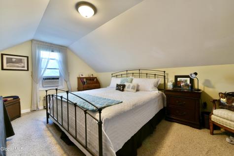 69 Gipp Road Guilderland NY 12203