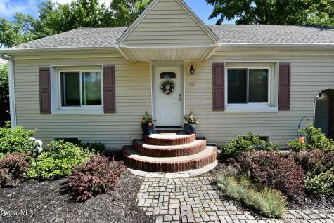 69 Gipp Road Guilderland NY 12203