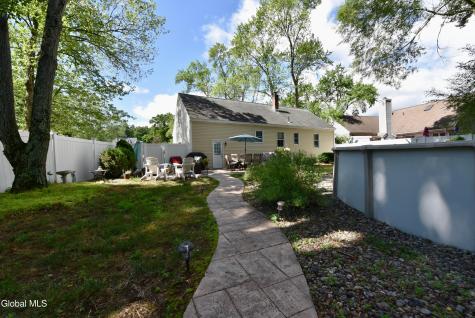 69 Gipp Road Guilderland NY 12203
