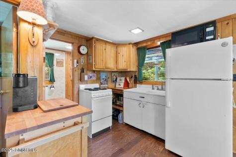 18 Woodcliff Acres Chestertown NY 12817