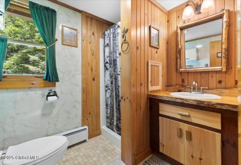 18 Woodcliff Acres Chestertown NY 12817