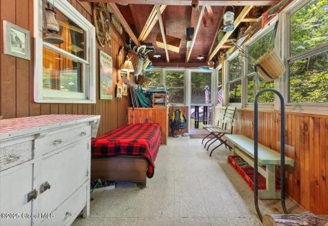 18 Woodcliff Acres Chestertown NY 12817