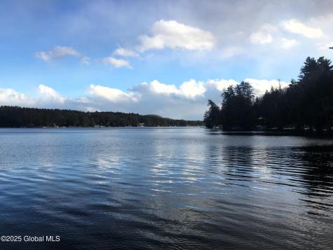 18 Woodcliff Acres Chestertown NY 12817