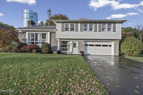 18 Campus View Drive Loudonville NY 12211