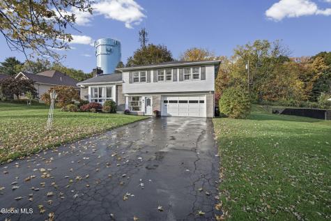 18 Campus View Drive Loudonville NY 12211