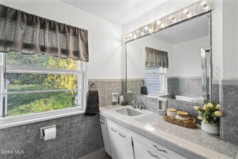 18 Campus View Drive Loudonville NY 12211