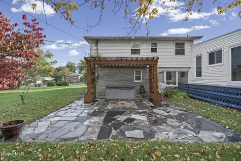 18 Campus View Drive Loudonville NY 12211