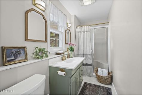 18 Campus View Drive Loudonville NY 12211