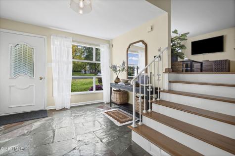 18 Campus View Drive Loudonville NY 12211
