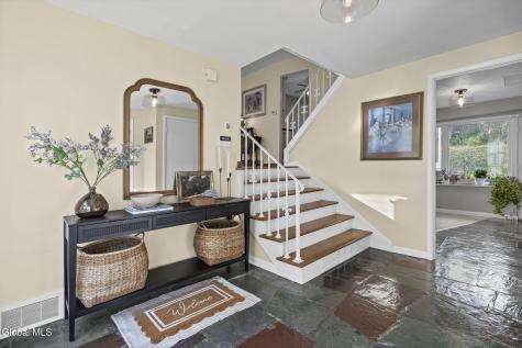 18 Campus View Drive Loudonville NY 12211