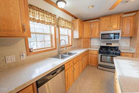 157 Maplewood Drive Gloversville NY 12078