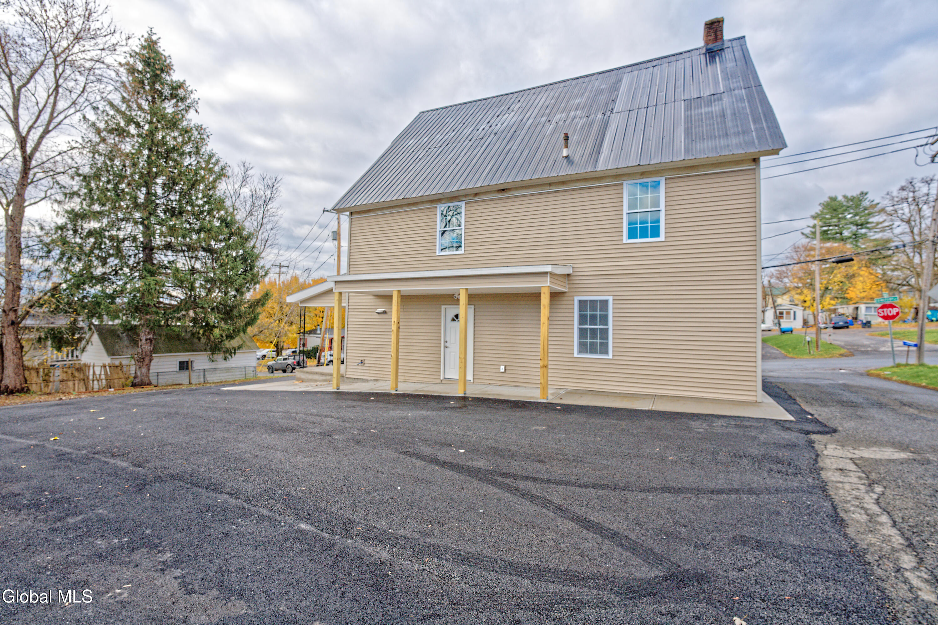 2 Cemetery Street Fonda NY 12068