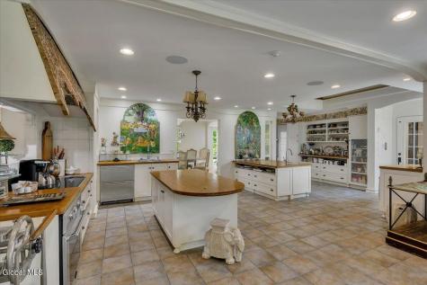 12 Hickory Hollow Road Queensbury NY 12804