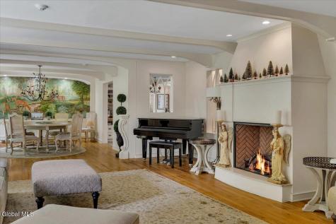 12 Hickory Hollow Road Queensbury NY 12804