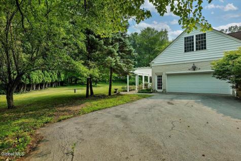 12 Hickory Hollow Road Queensbury NY 12804