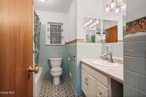 15 Southern Drive Latham NY 12110