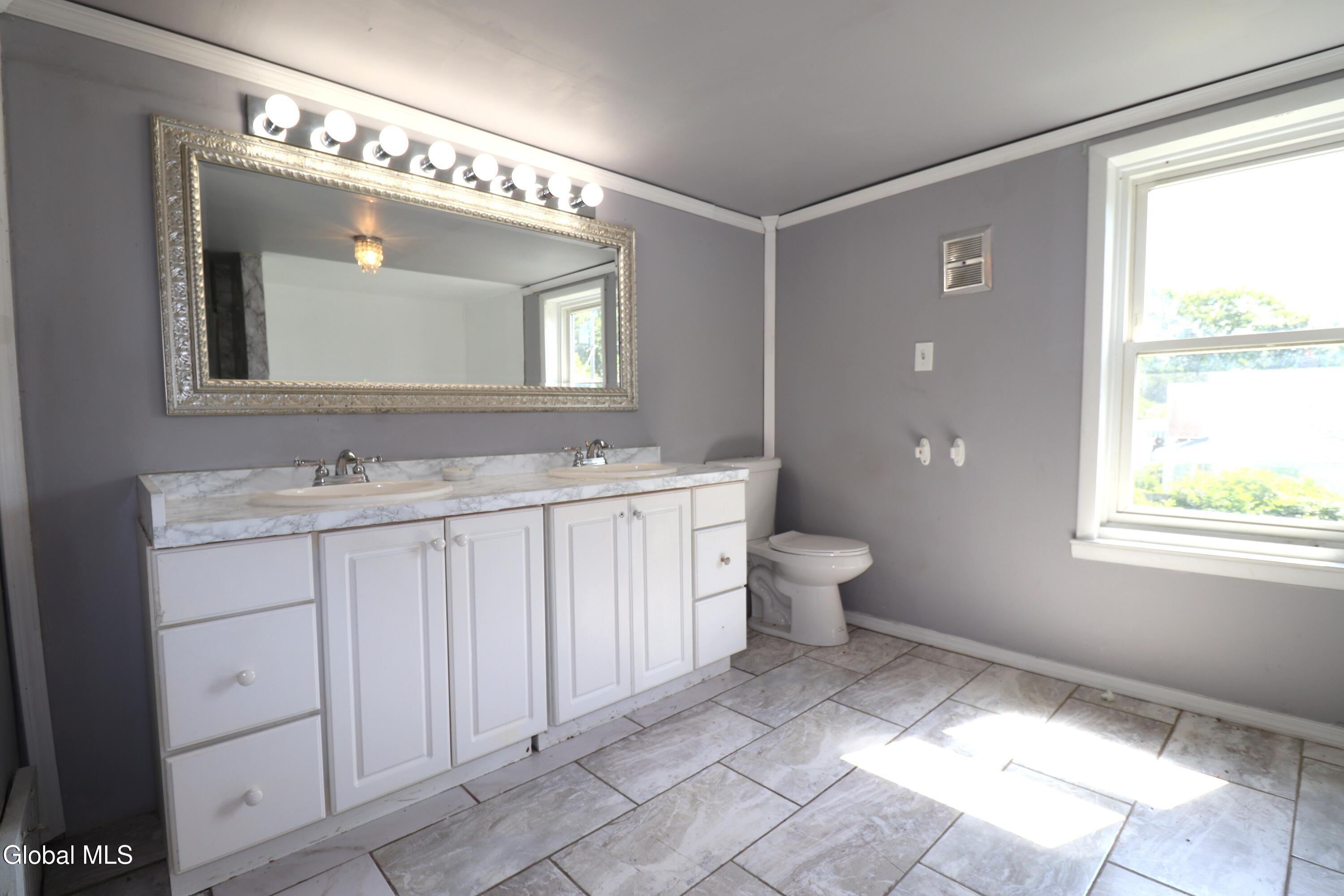 47 S Kingsboro Avenue Gloversville NY 12078