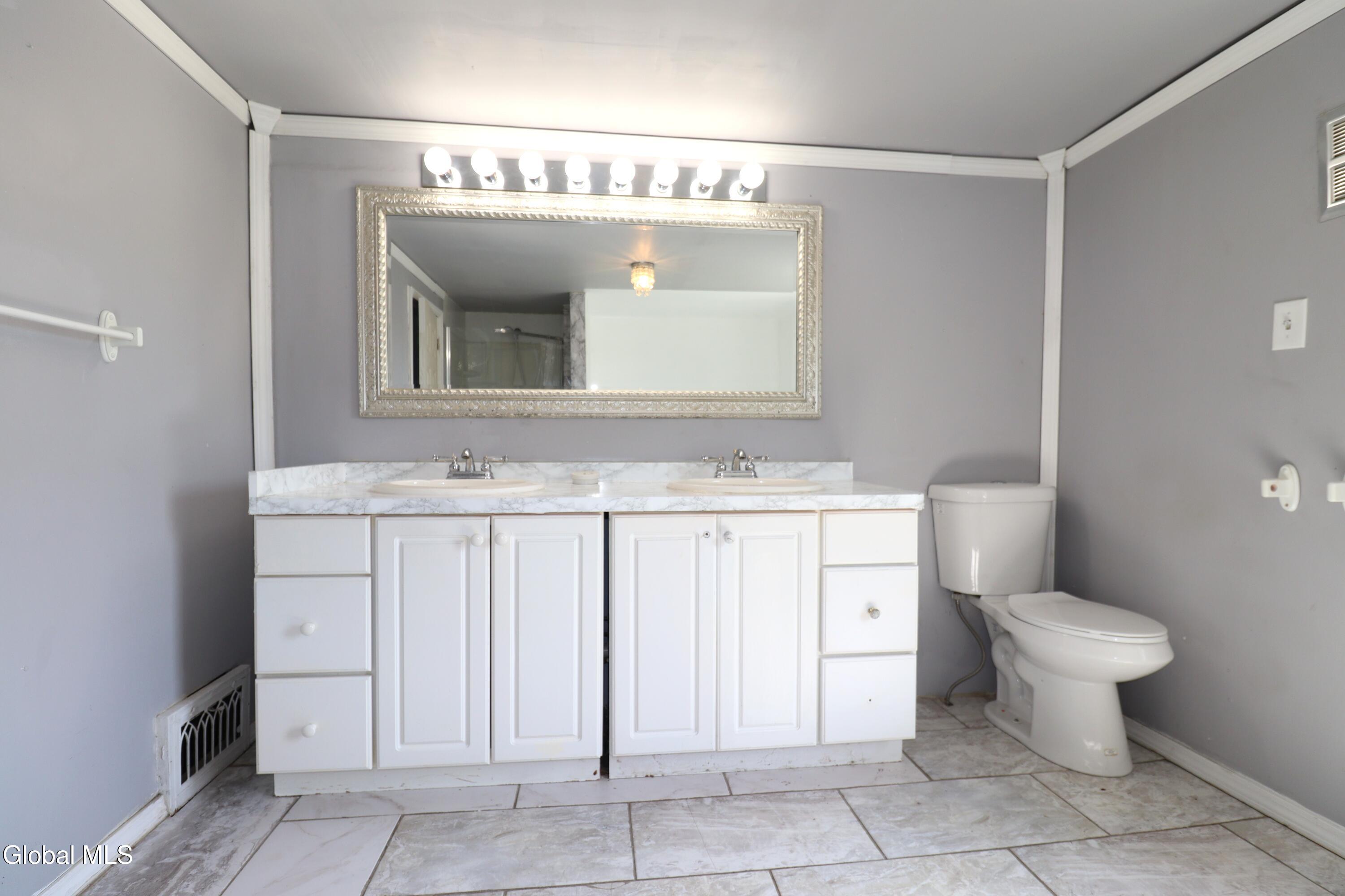47 S Kingsboro Avenue Gloversville NY 12078