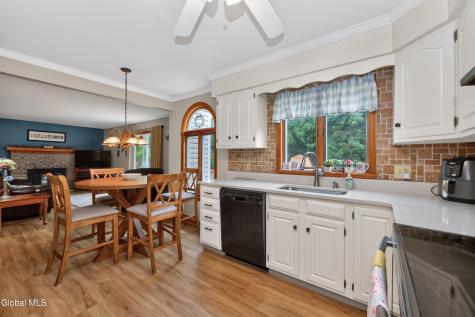 4 Homestead Road Glenville NY 12302