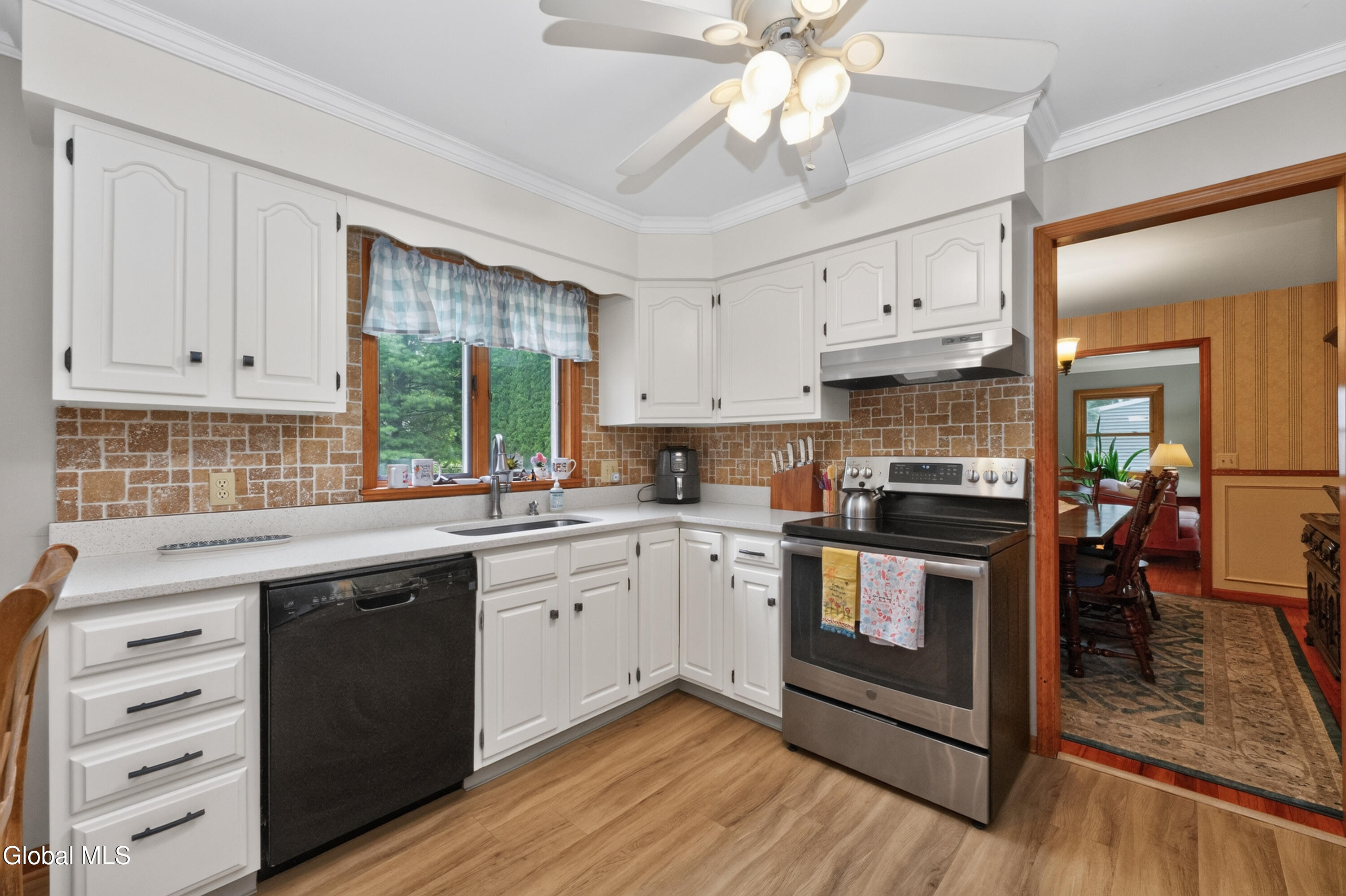 4 Homestead Road Glenville NY 12302