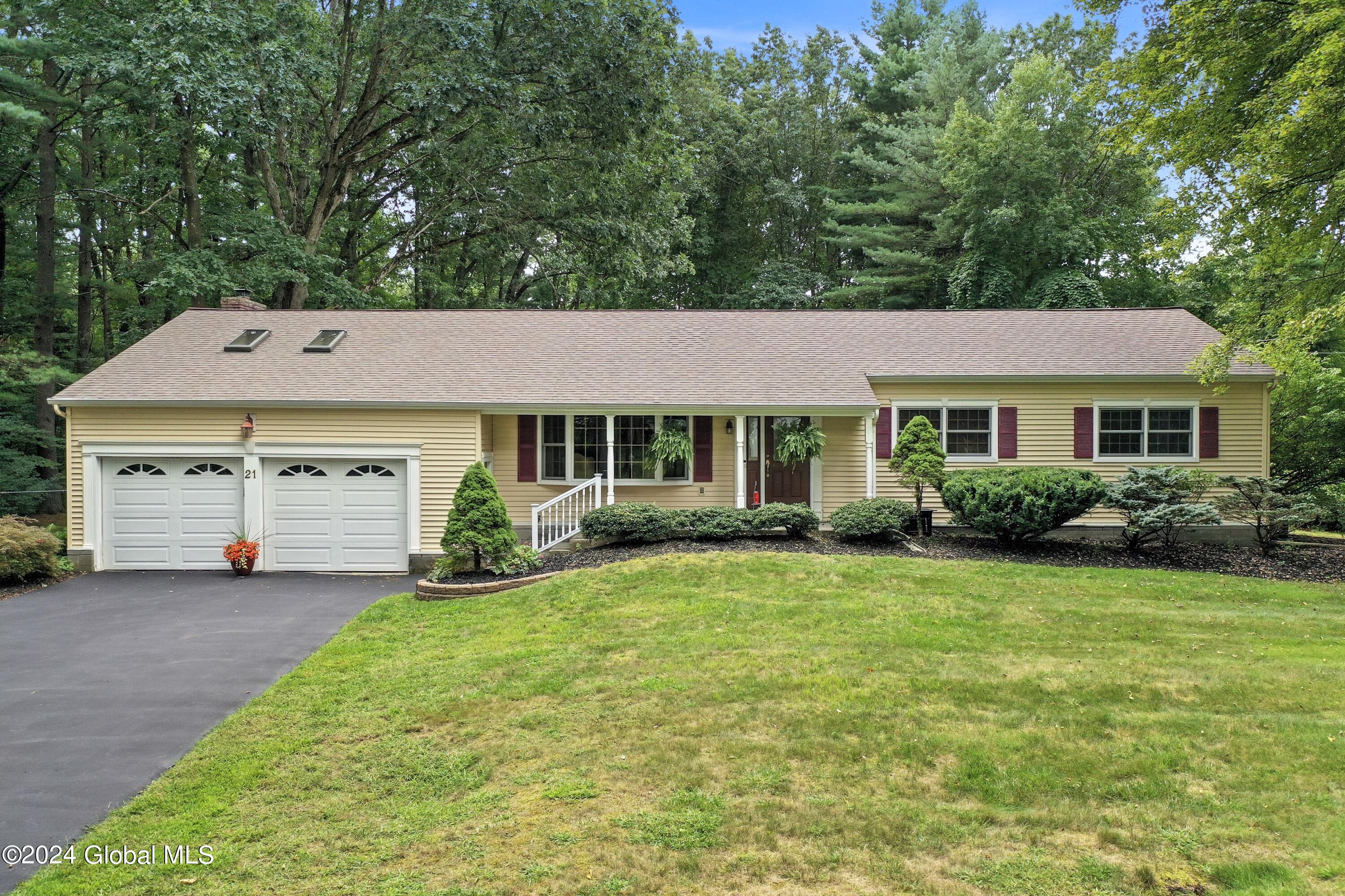 21 Valencia Lane Clifton Park NY 12065
