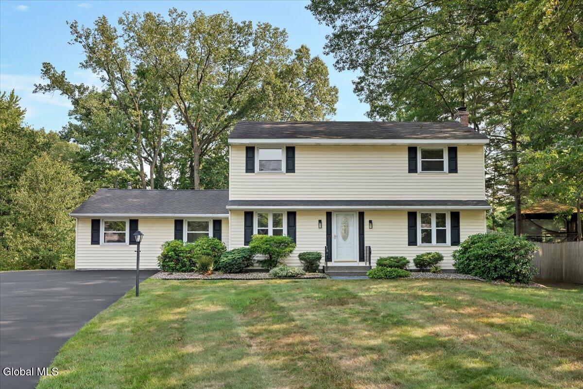 3 Leslie Court Halfmoon NY 12065