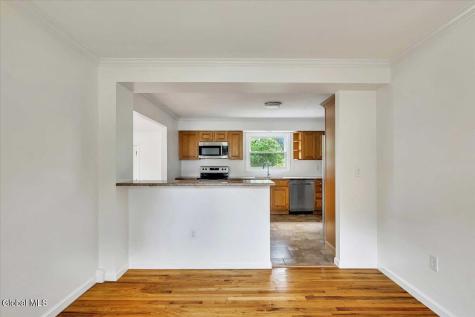 3 Leslie Court Halfmoon NY 12065