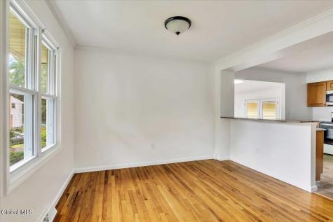 3 Leslie Court Halfmoon NY 12065