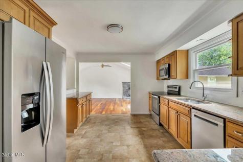 3 Leslie Court Halfmoon NY 12065