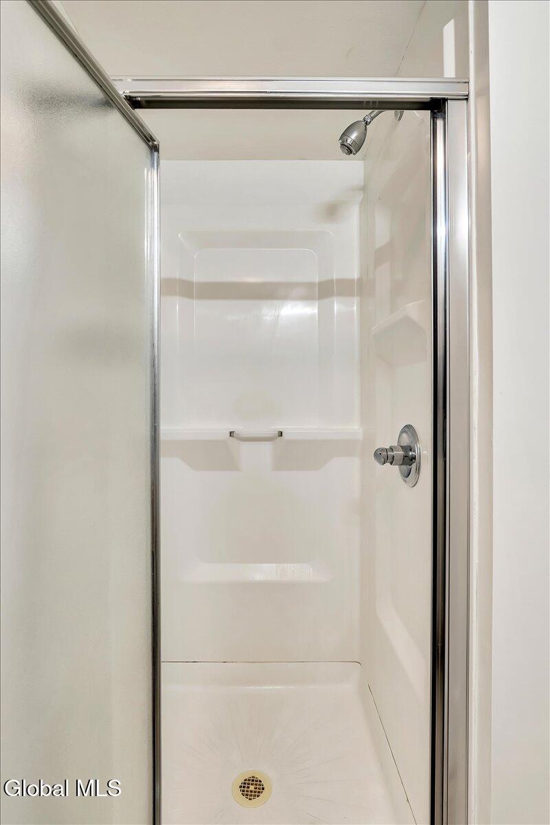 3 Leslie Court Halfmoon NY 12065