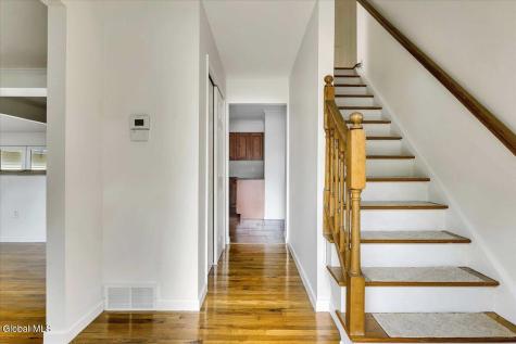 3 Leslie Court Halfmoon NY 12065