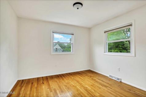 3 Leslie Court Halfmoon NY 12065