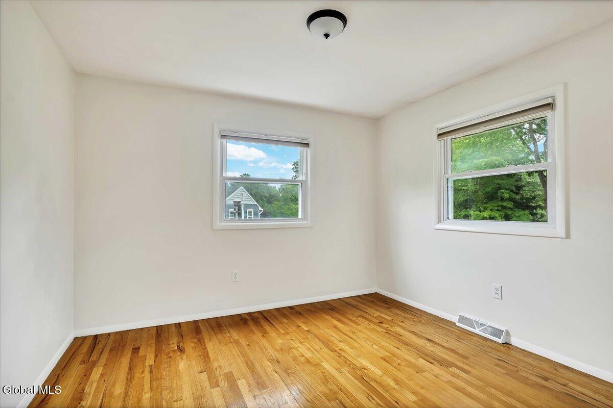 3 Leslie Court Halfmoon NY 12065