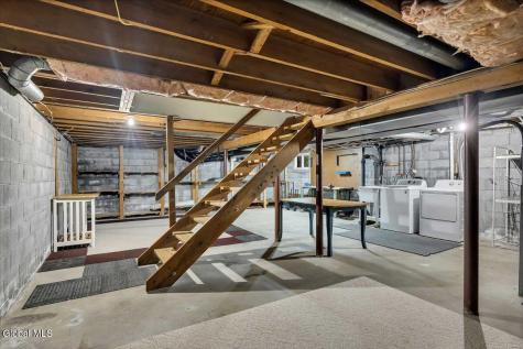 3 Leslie Court Halfmoon NY 12065