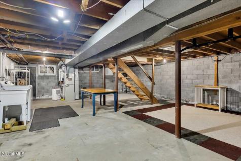 3 Leslie Court Halfmoon NY 12065