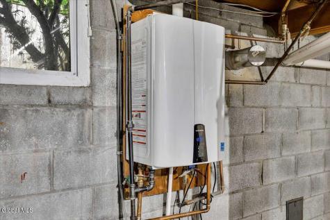 3 Leslie Court Halfmoon NY 12065