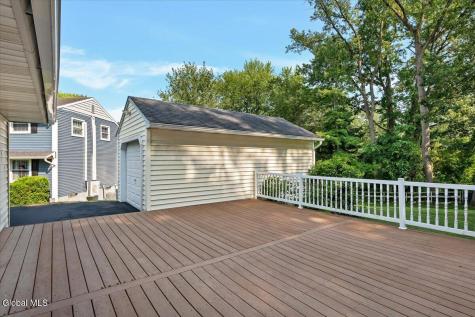 3 Leslie Court Halfmoon NY 12065