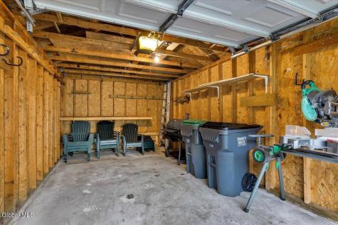 3 Leslie Court Halfmoon NY 12065